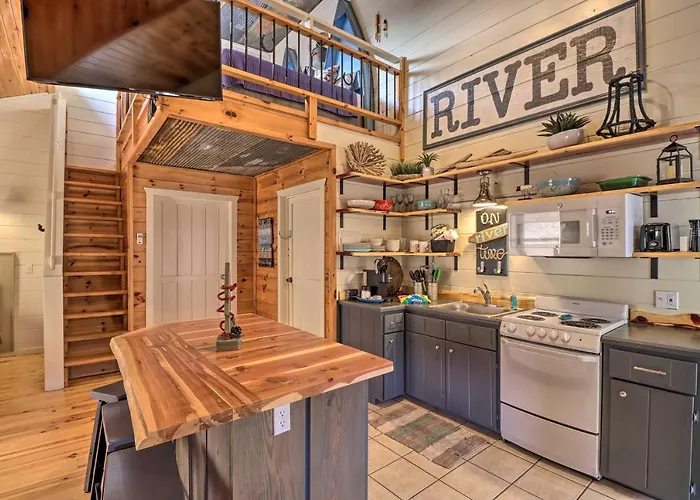 Pet-Friendly Studio With Loft And Mountain Views!