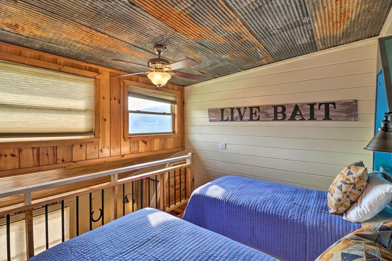 Pet-friendly With Loft And Mountain Views! Apartment
